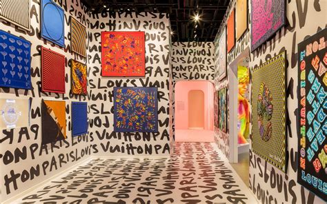 louis vuitton art installation|Foundation Louis Vuitton Spotlights Pop Art Legend Tom .